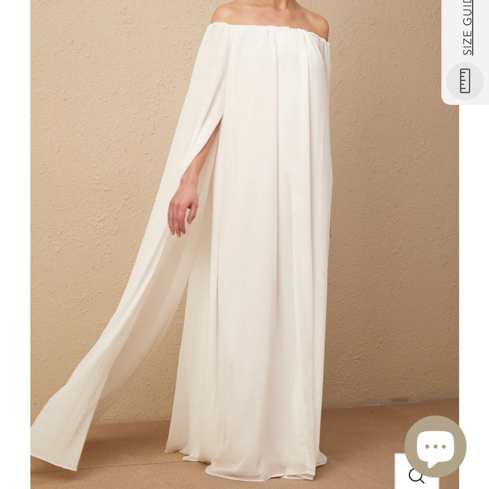 Chic White Maxi Dress with Graceful Silhouette